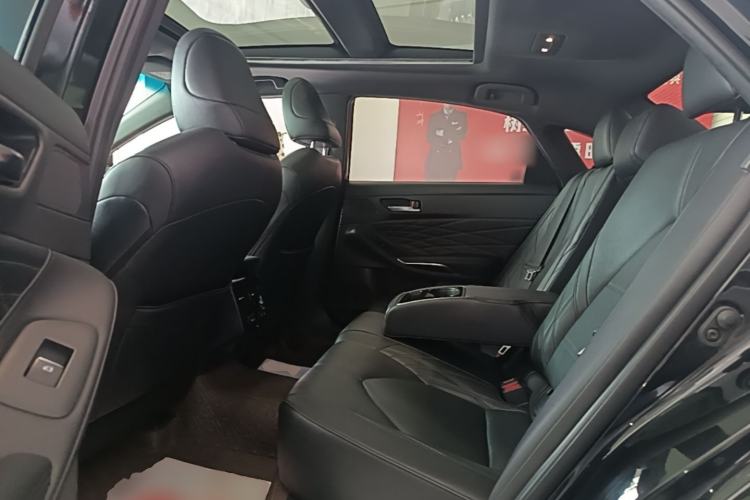 Used Toyota Avalon 2019 2.5L Touring Premium Version China VI Standard Left Rear Seat