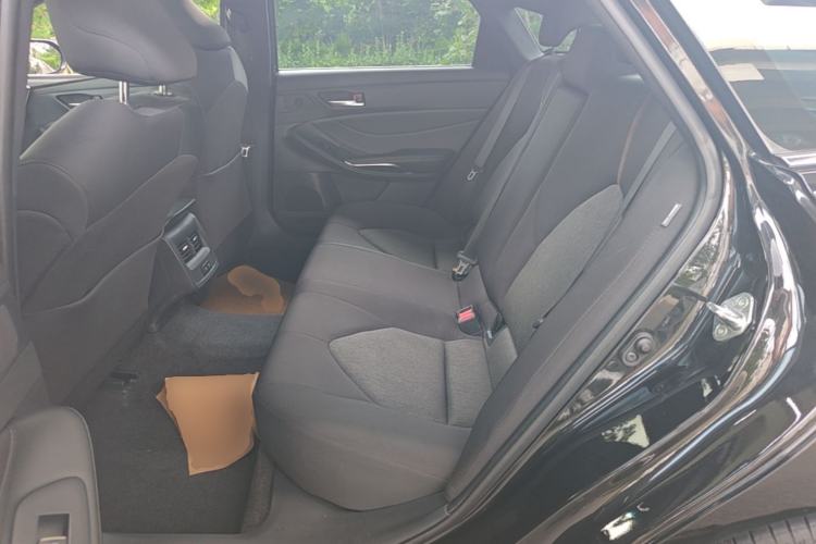 Used Toyota Avalon 2019 2.0L Ambition Edition China VI Left Rear Seat