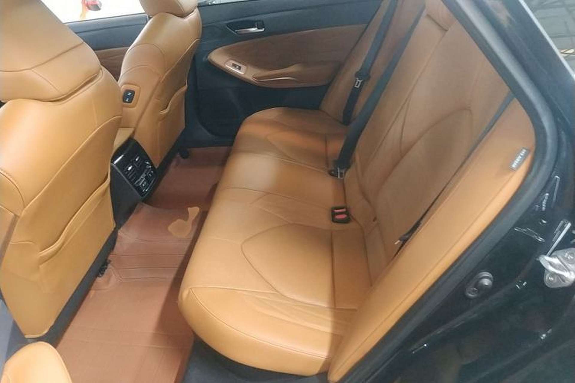 Used Toyota Avalon 2019 Dual-Engine 2.5L XLE Prestige Version China VI Standard Left Rear Seat