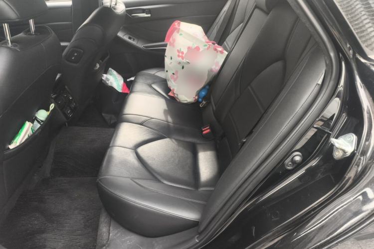 Used Toyota Avalon 2019 2.0L XLE Premium Edition China VI Left Rear Seat