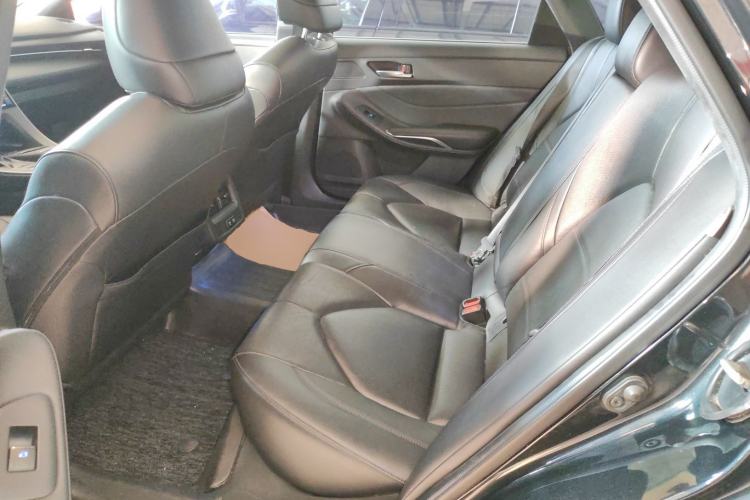 Used Toyota Avalon 2019 2.0L Luxury Edition China VI Standard Left Rear Seat