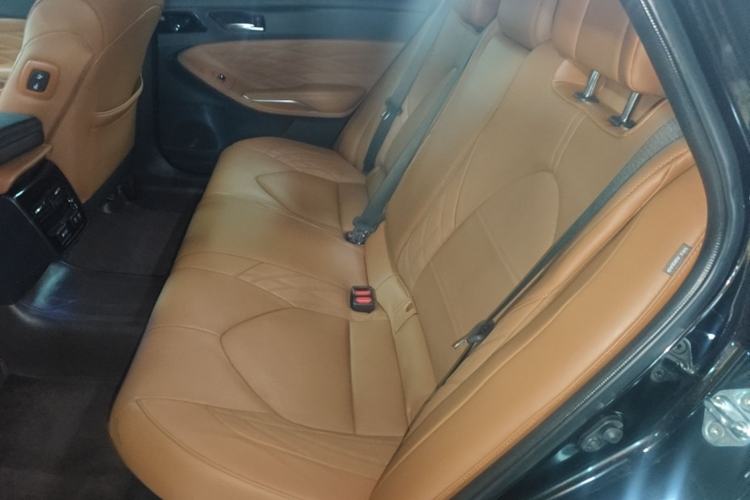 Used Toyota Avalon 2019 Dual-Engine 2.5L Limited Flagship Edition China VI Standard Left Rear Seat
