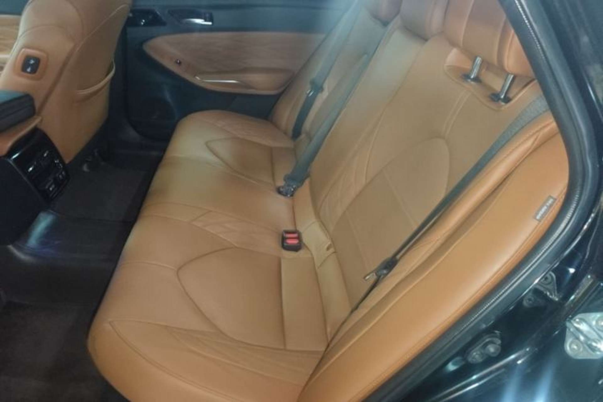 Used Toyota Avalon 2019 Dual-Engine 2.5L Limited Flagship Edition China VI Standard Left Rear Seat