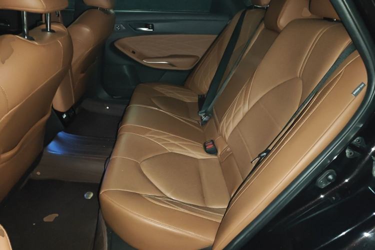 Used Toyota Avalon 2019 2.5L Touring Premium Version China VI Standard Left Rear Seat