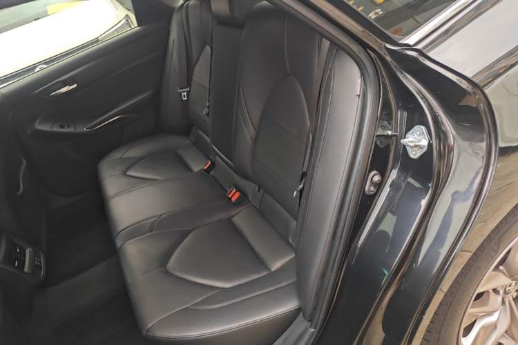 Used Toyota Avalon 2019 2.0L Luxury Edition China VI Standard Left Rear Seat