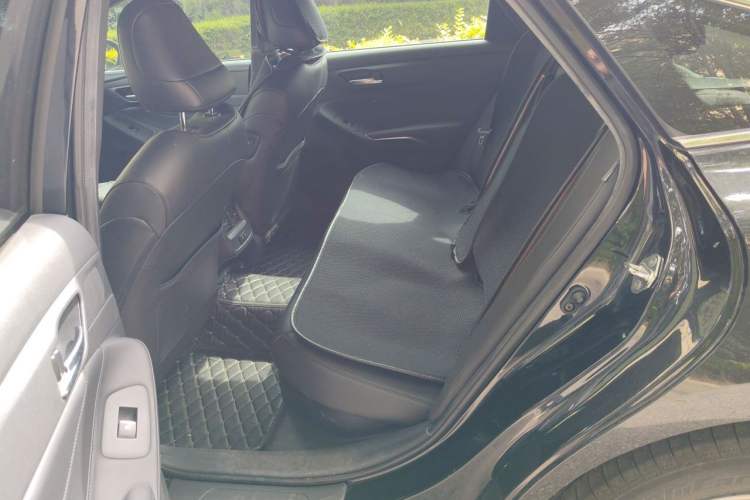 Used Toyota Avalon 2019 Dual-Engine 2.5L Luxury Edition China VI Standard Left Rear Seat