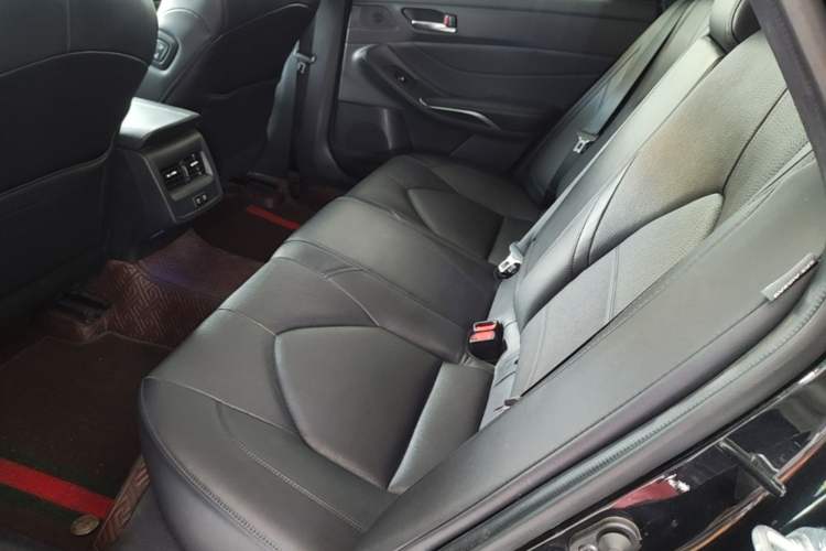 Used Toyota Avalon 2019 2.0L Luxury Edition China VI Standard Left Rear Seat