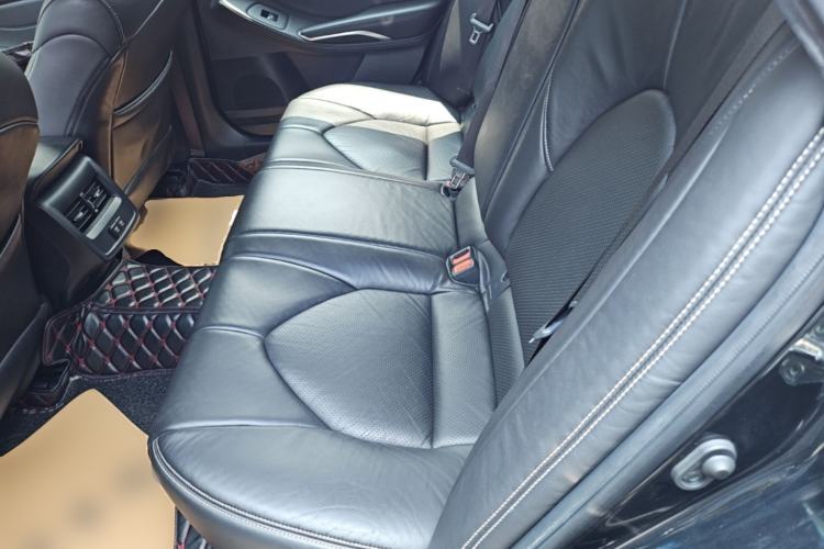 Used Toyota Avalon 2019 2.0L Ambition Edition China VI Left Rear Seat