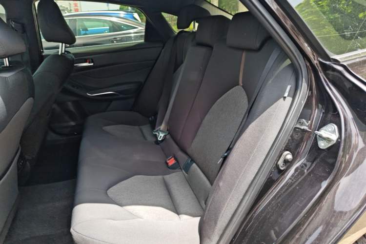 Used Toyota Avalon 2019 2.0L Ambition Edition China VI Left Rear Seat