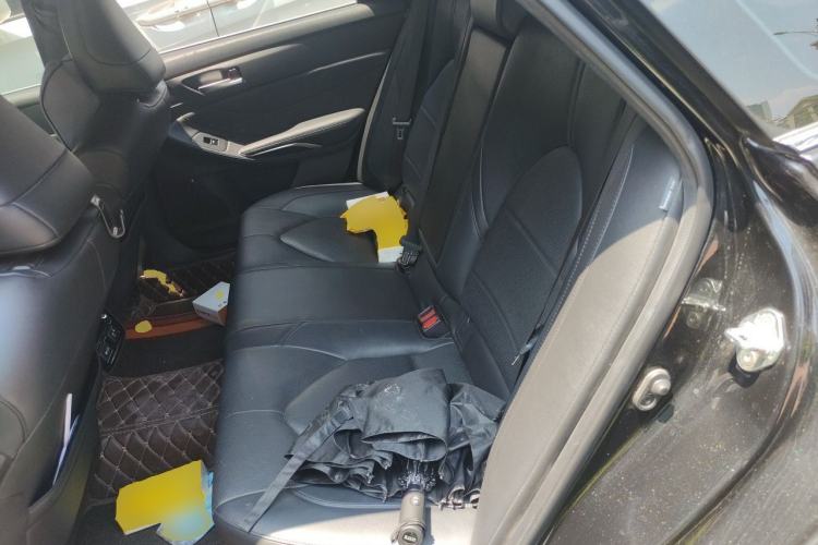 Used Toyota Avalon 2019 2.0L XLE Premium Edition China VI Left Rear Seat