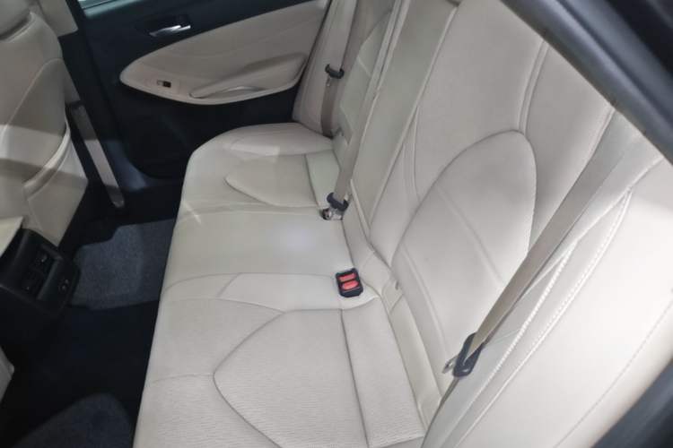 Used Toyota Avalon 2019 Dual-Engine 2.5L Luxury Edition China VI Standard Left Rear Seat