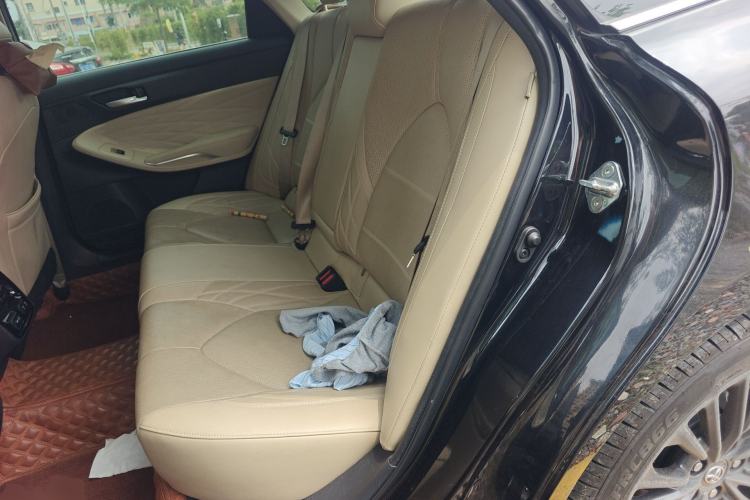 Used Toyota Avalon 2019 2.5L Touring Premium Version China VI Standard Left Rear Seat