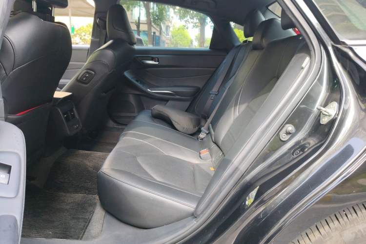 Used Toyota Avalon 2019 2.0L Luxury Edition China VI Standard Left Rear Seat