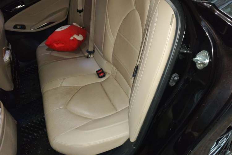 Used Toyota Avalon 2019 Dual-Engine 2.5L Luxury Edition China VI Standard Left Rear Seat