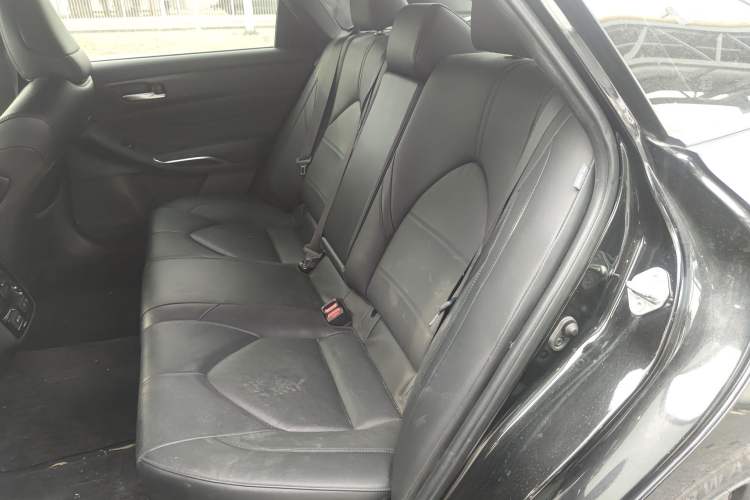 Used Toyota Avalon 2019 2.0L XLE Premium Edition China VI Left Rear Seat