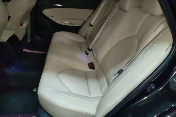 Used Toyota Avalon 2019 2.0L XLE Premium Edition China VI Left Rear Seat