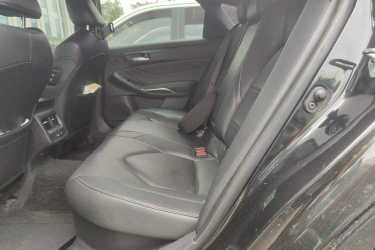 Used Toyota Avalon 2019 Dual-Engine 2.5L Luxury Edition China VI Standard Left Rear Seat