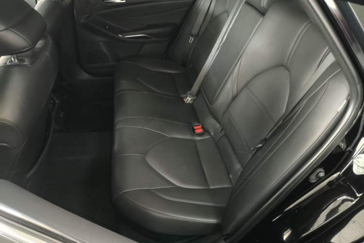 Used Toyota Avalon 2019 Dual-Engine 2.5L Luxury Edition China VI Standard Left Rear Seat