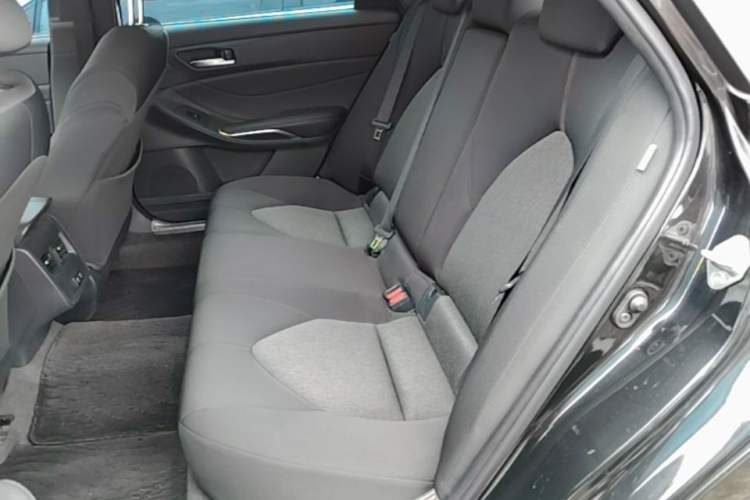 Used Toyota Avalon 2019 2.0L Ambition Edition China VI Left Rear Seat