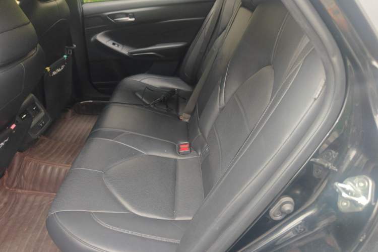 Used Toyota Avalon 2019 Dual-Engine 2.5L Luxury Edition China VI Standard Left Rear Seat