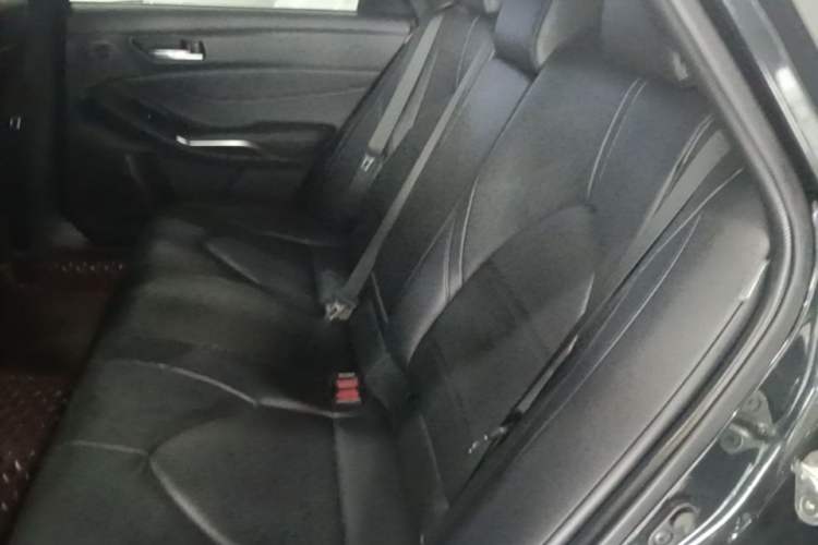 Used Toyota Avalon 2019 Dual-Engine 2.5L Luxury Edition China VI Standard Left Rear Seat