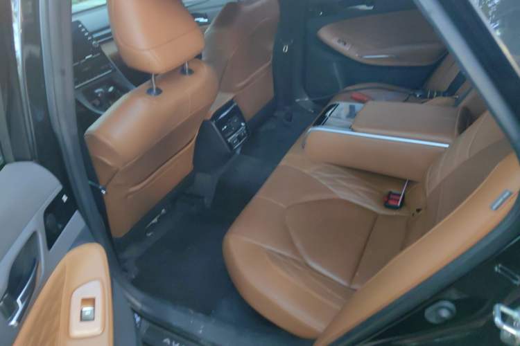 Used Toyota Avalon 2019 Dual-Engine 2.5L Limited Flagship Edition China VI Standard Left Rear Seat