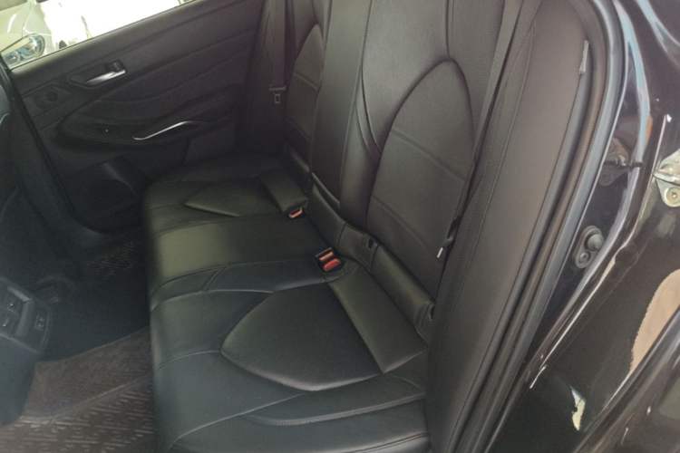 Used Toyota Avalon 2019 Dual-Engine 2.5L Luxury Edition China VI Standard Left Rear Seat