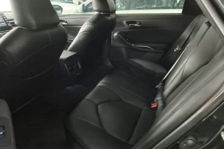 Used Toyota Avalon 2019 2.0L Ambition Edition China VI Left Rear Seat