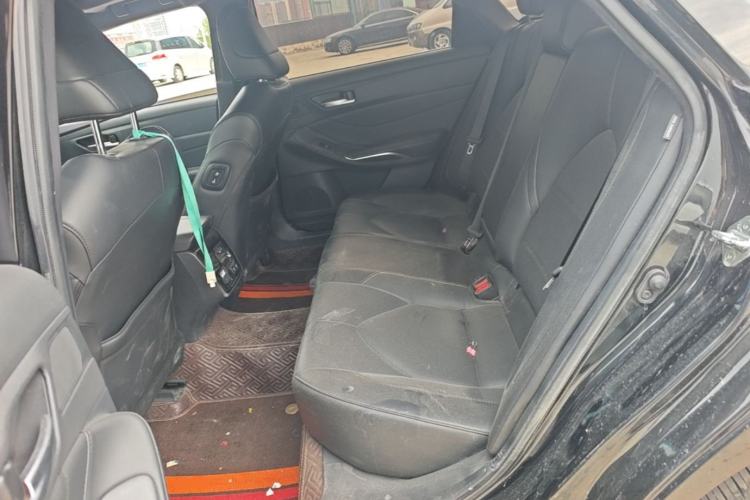 Used Toyota Avalon 2019 2.0L XLE Premium Edition China VI Left Rear Seat