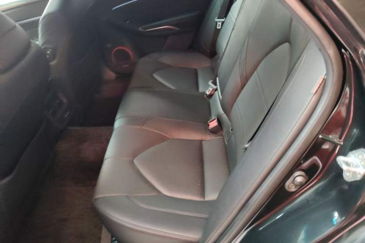 Used Toyota Avalon 2019 2.0L Luxury Edition China VI Standard Left Rear Seat