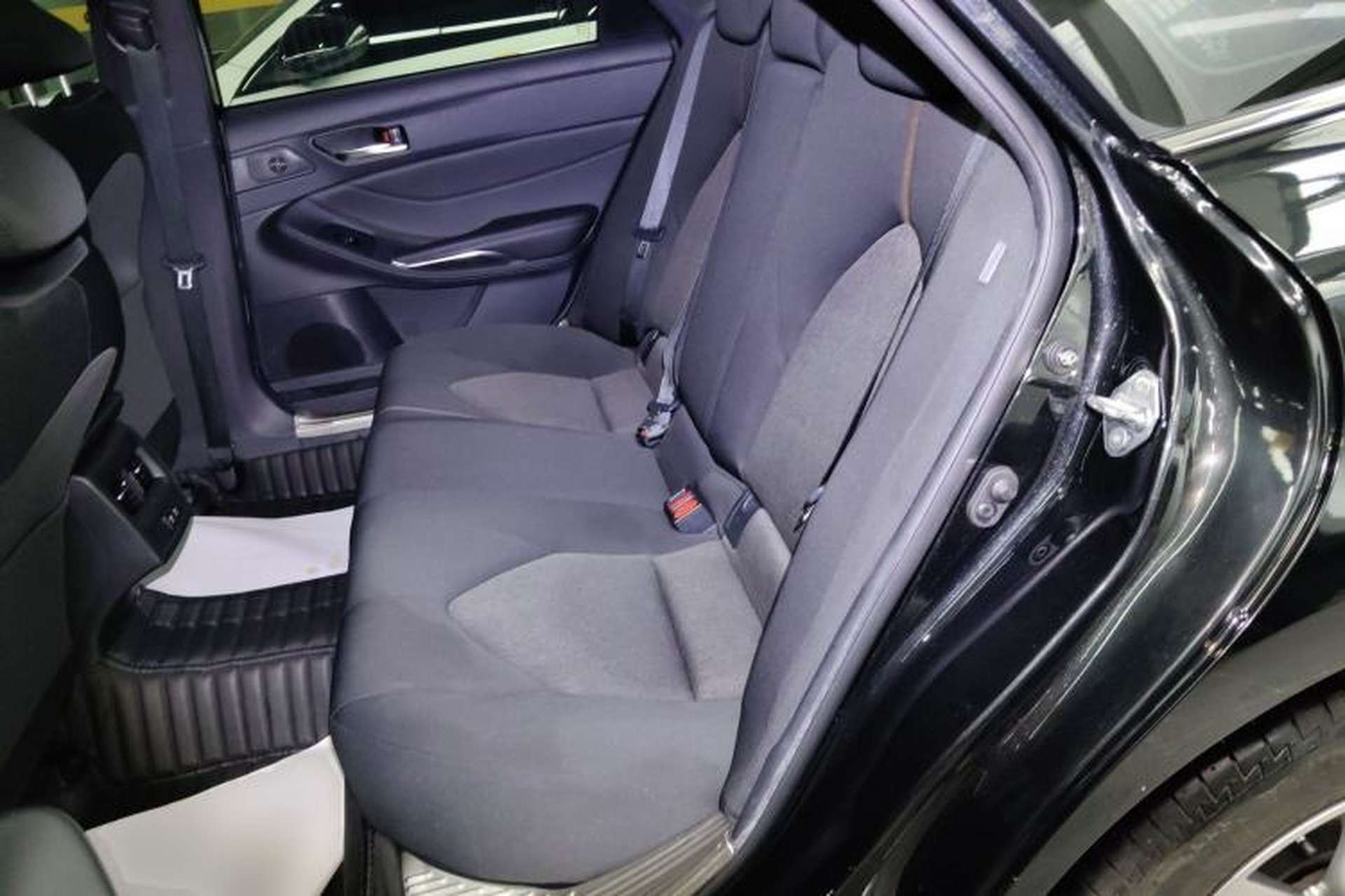 Used Toyota Avalon 2019 2.0L Ambition Edition China VI Left Rear Seat