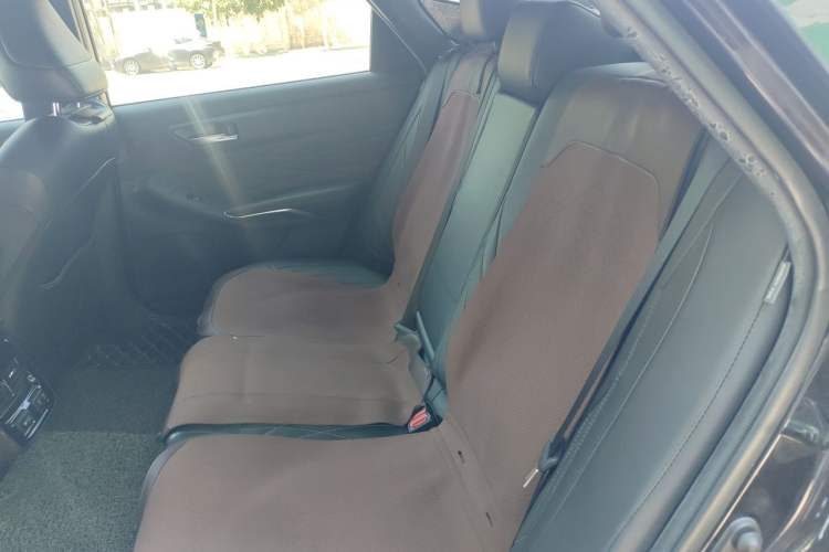 Used Toyota Avalon 2019 2.5L Touring Premium Version China VI Standard Left Rear Seat