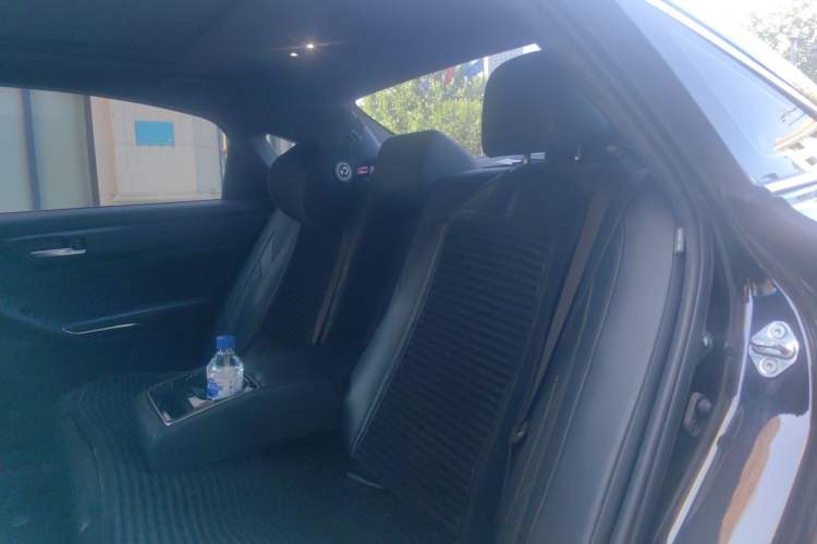 Used Toyota Avalon 2019 2.5L Touring Premium Version China VI Standard Left Rear Seat