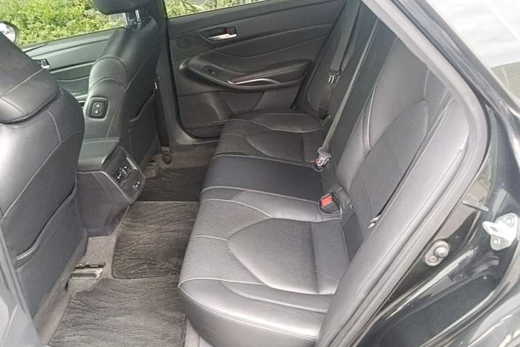 Used Toyota Avalon 2019 2.0L Luxury Edition China VI Standard Left Rear Seat