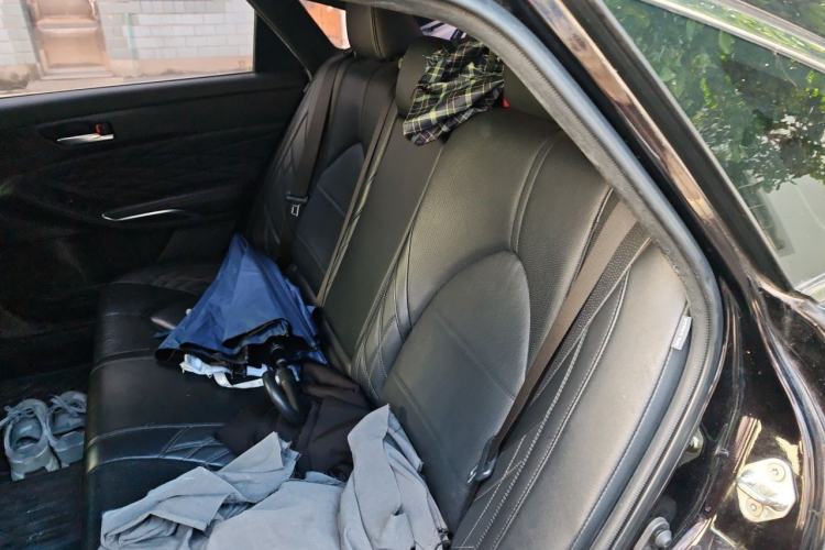 Used Toyota Avalon 2019 2.5L Touring Premium Version China VI Standard Left Rear Seat