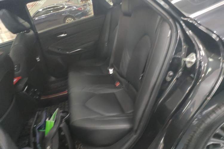 Used Toyota Avalon 2019 2.5L Touring Premium Version China VI Standard Left Rear Seat