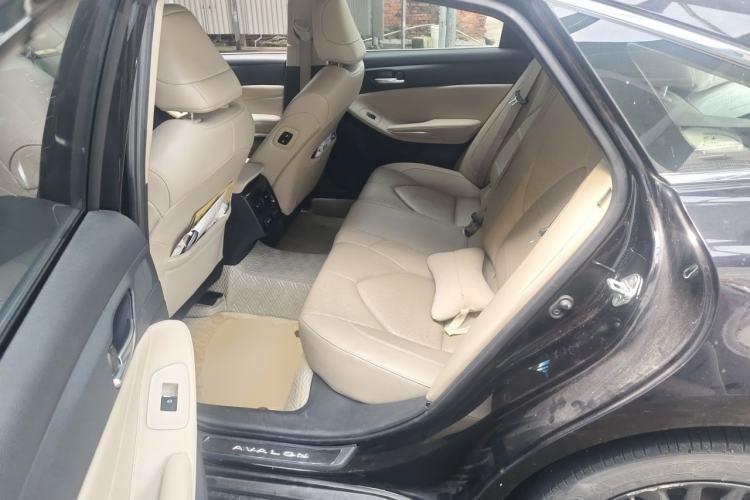 Used Toyota Avalon 2019 2.0L XLE Premium Edition China VI Left Rear Seat
