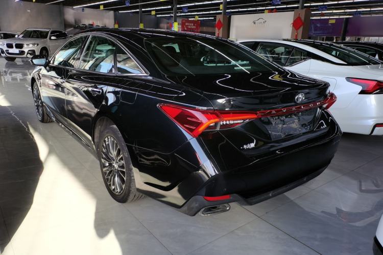 Used Toyota Avalon 2019 2.0L XLE Premium Edition China VI Left Side