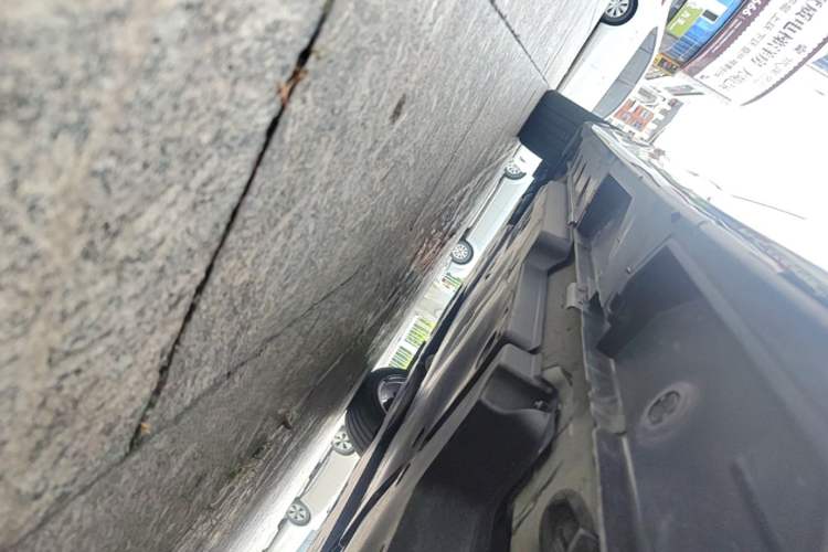 Used Toyota Avalon 2019 Dual-Engine 2.5L XLE Prestige Version China VI Standard Left Side Sill