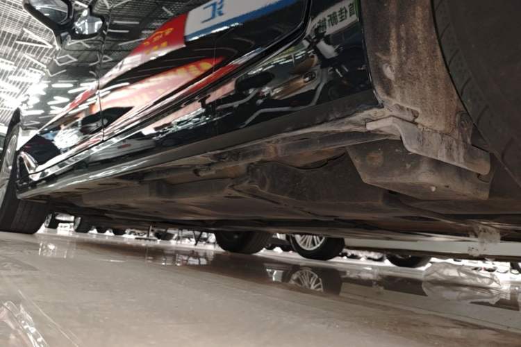 Used Toyota Avalon 2019 Dual-Engine 2.5L Luxury Edition China VI Standard Left Side Sill