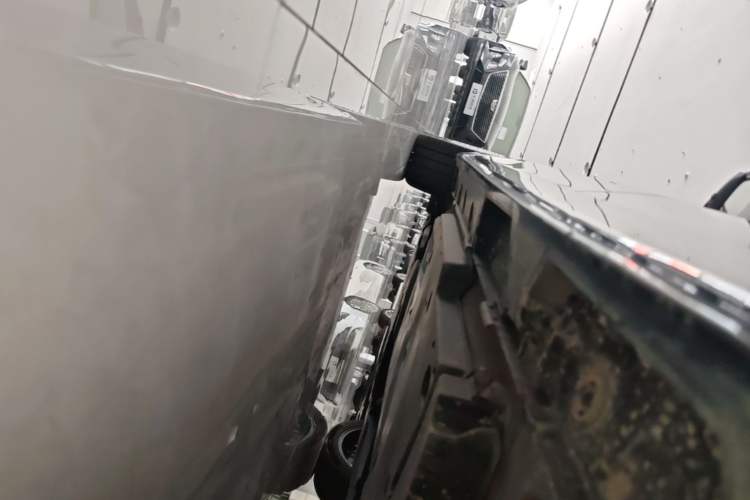 Used Toyota Avalon 2019 Dual-Engine 2.5L XLE Prestige Version China VI Standard Left Side Sill