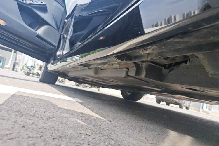 Used Toyota Avalon 2019 2.0L Ambition Edition China VI Left Side Sill
