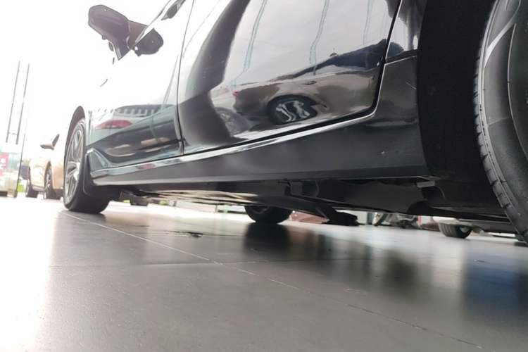 Used Toyota Avalon 2019 Dual-Engine 2.5L Luxury Edition China VI Standard Left Side Sill