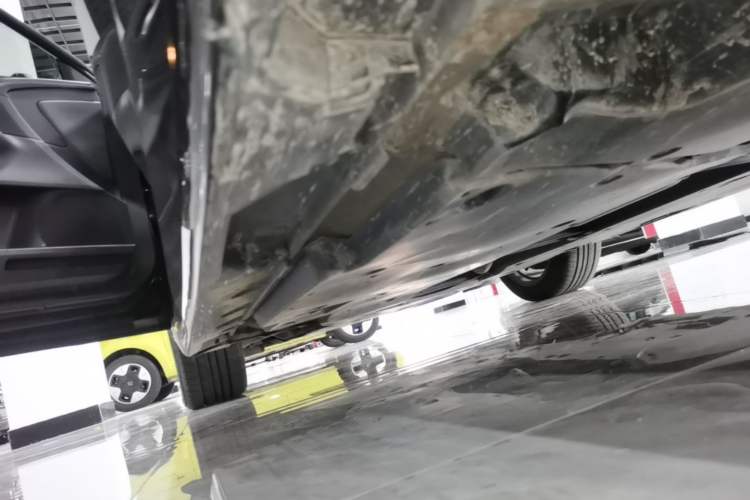 Used Toyota Avalon 2019 Dual-Engine 2.5L Luxury Edition China VI Standard Left Side Sill