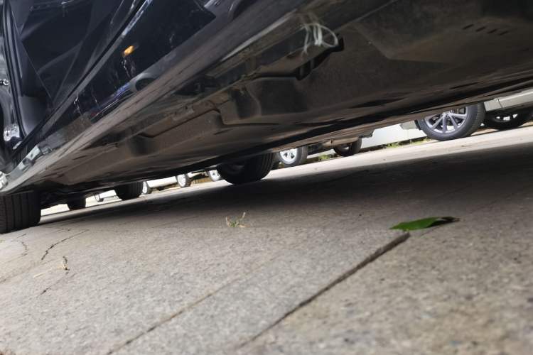 Used Toyota Avalon 2019 2.0L Luxury Edition China VI Standard Left Side Sill