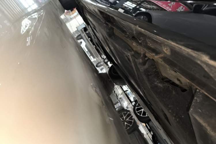 Used Toyota Avalon 2019 2.0L Luxury Edition China VI Standard Left Side Sill