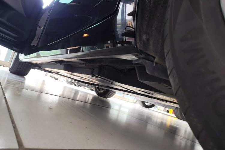 Used Toyota Avalon 2019 2.0L Luxury Edition China VI Standard Left Side Sill