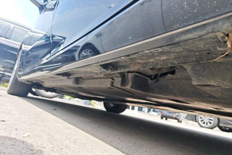 Used Toyota Avalon 2019 2.0L Ambition Edition China VI Left Side Sill
