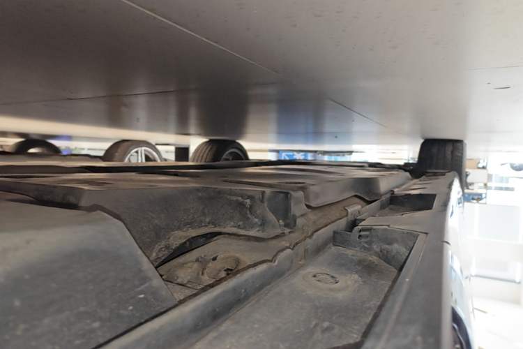 Used Toyota Avalon 2019 Dual-Engine 2.5L XLE Prestige Version China VI Standard Left Side Sill