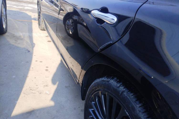 Used Toyota Avalon 2019 2.0L XLE Premium Edition China VI Left Side Sill